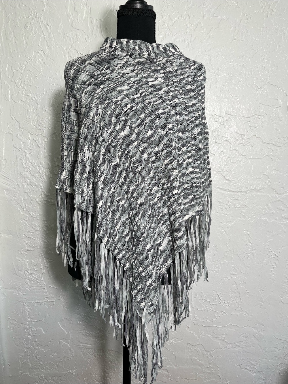 Accessories Inc Fringe‎ Knit Poncho Shawl Gray Black White OS